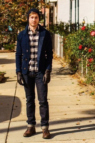 С чем носить темно-коричневые кожаные перчатки мужчине