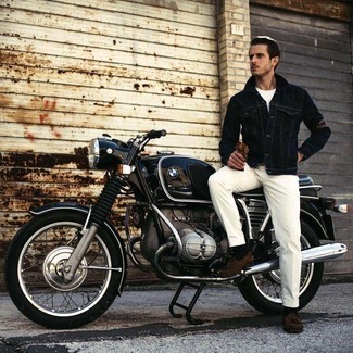 С чем носить темно-коричневые кожаные перчатки мужчине