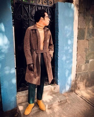 С чем носить темно-коричневые кожаные перчатки мужчине