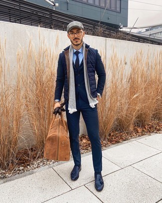 С чем носить темно-коричневые кожаные перчатки мужчине