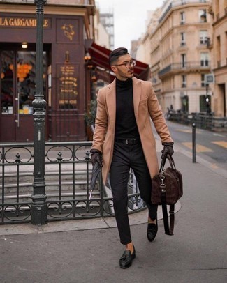 С чем носить темно-коричневые кожаные перчатки мужчине