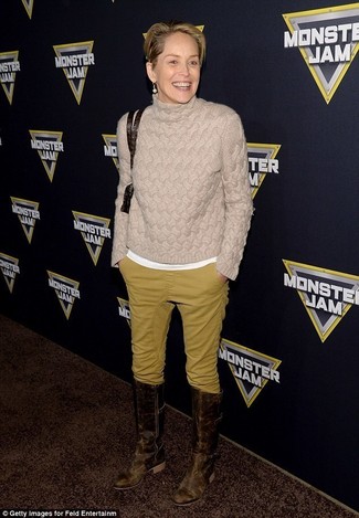 С чем носить темно-коричневые кожаные сапоги