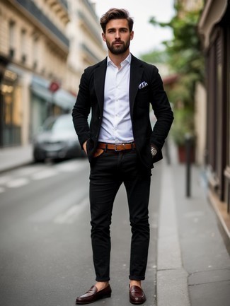 С чем носить темно-коричневые кожаные лоферы мужчине