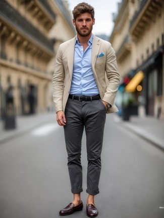 С чем носить темно-коричневые кожаные лоферы мужчине