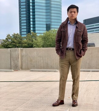 С чем носить темно-коричневую льняную полевую куртку