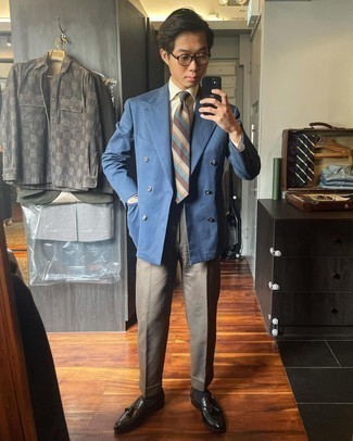 Какие двубортные пиджаки носить с темно-коричневыми лоферами мужчине