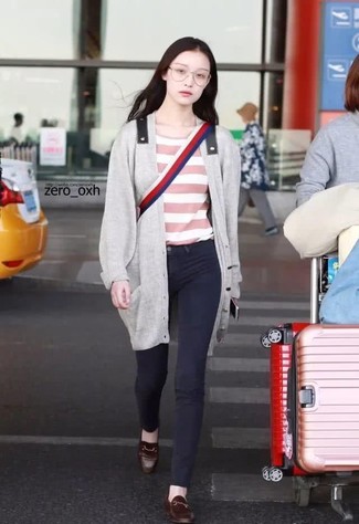 С чем носить темно-коричневые лоферы женщине