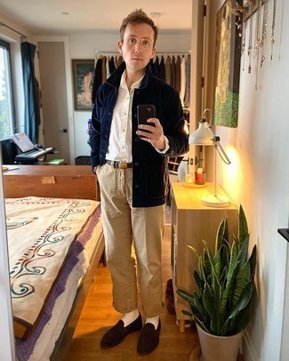 Какие куртки-рубашки носить с темно-коричневыми лоферами мужчине