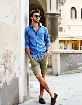 Какие шорты носить с темно-коричневыми лоферами мужчине