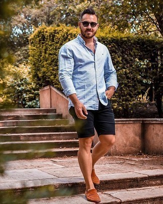 Какие шорты носить с темно-коричневыми лоферами мужчине