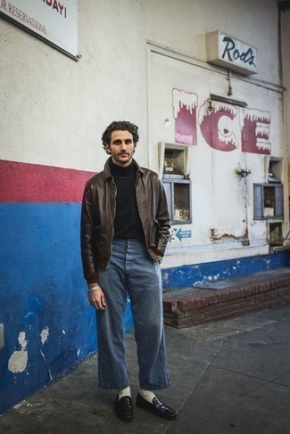 Какие водолазки носить с темно-коричневыми лоферами мужчине