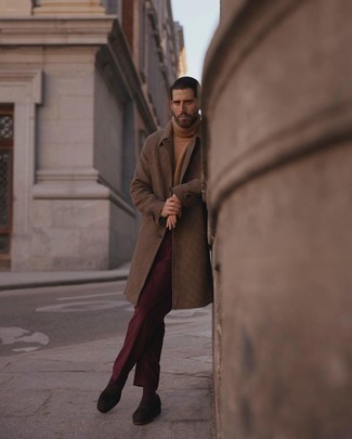 Какие водолазки носить с темно-коричневыми лоферами мужчине