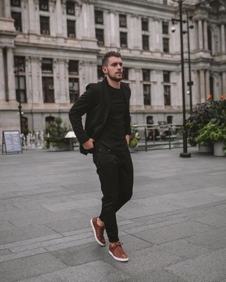 Какие пиджаки носить с темно-коричневыми низкими кедами мужчине