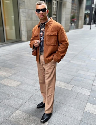 С чем носить темно-коричневую сумку почтальона