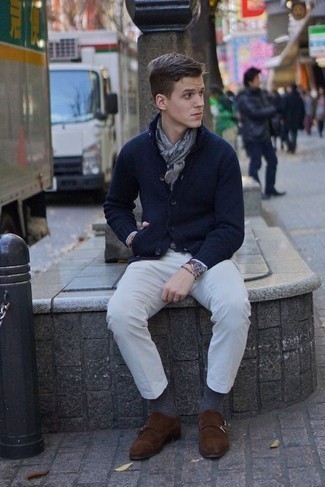 Какие кардиганы носить с темно-коричневыми монками