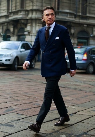 Какие двубортные пиджаки носить с темно-коричневыми монками