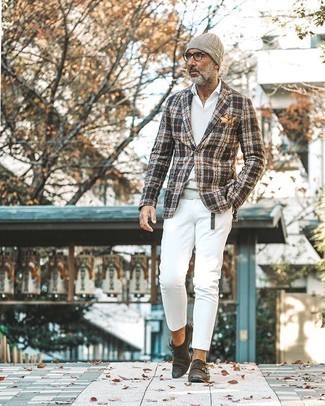 Какие трикотажные жилеты носить с темно-коричневыми монками