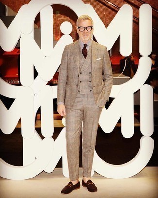 С чем носить темно-коричневый галстук в горошек мужчине