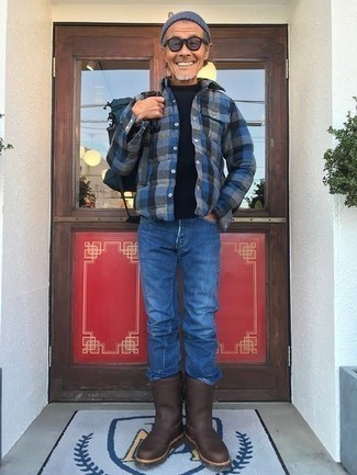 Какие куртки-рубашки носить с темно-коричневыми резиновыми сапогами мужчине