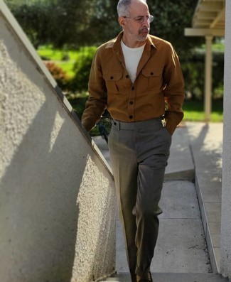 С чем носить темно-коричневую рубашку мужчине