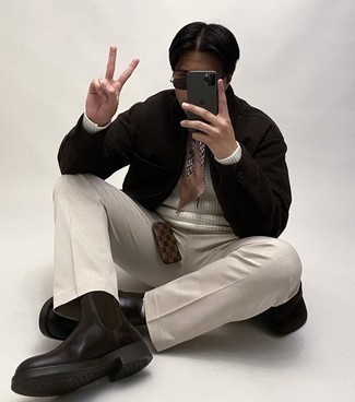 С чем носить темно-коричневый шелковый шарф мужчине