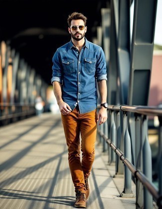 С чем носить темно-коричневые кеды мужчине