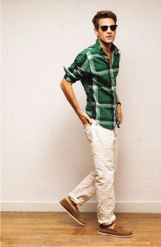 С чем носить темно-коричневые замшевые топсайдеры