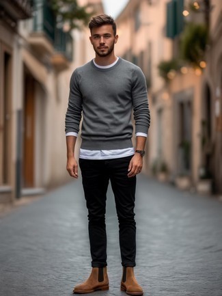 С чем носить темно-коричневые замшевые ботинки мужчине