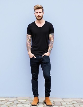 С чем носить темно-коричневые замшевые ботинки мужчине