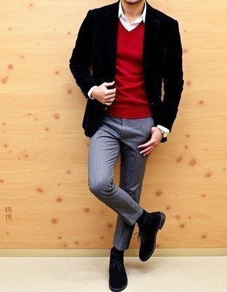 С чем носить темно-коричневые замшевые ботинки дезерты