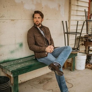 С чем носить темно-коричневую замшевую полевую куртку