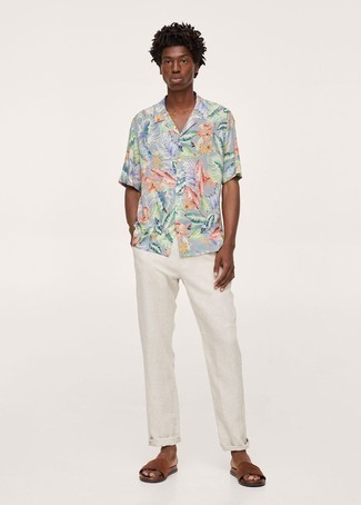 С чем носить темно-коричневые замшевые сандалии мужчине