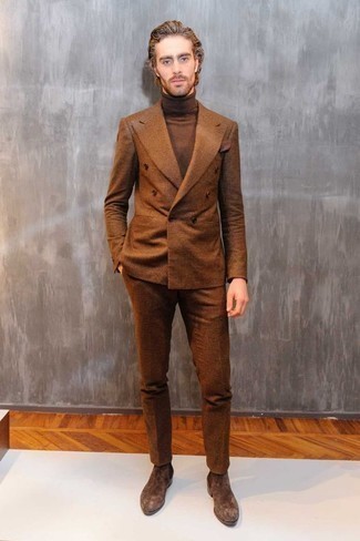 Какие водолазки носить с темно-коричневым костюмом