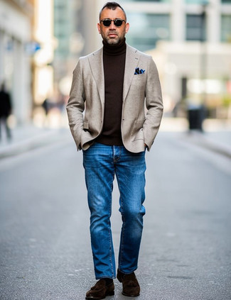 С чем носить темно-коричневый свитер мужчине