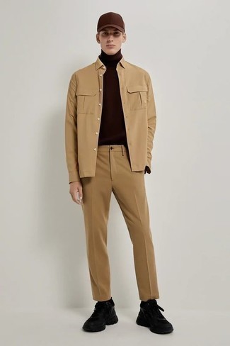 С чем носить темно-коричневую водолазку мужчине