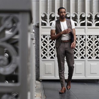 С чем носить темно-коричневый жилет