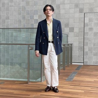 С чем носить темно-коричневый плетеный ремень мужчине