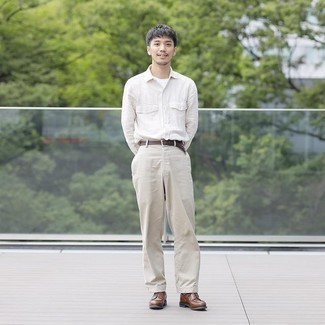 С чем носить темно-коричневый плетеный ремень мужчине