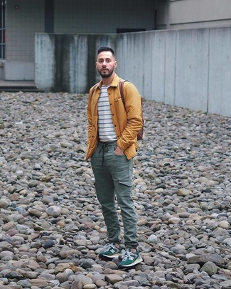 С чем носить темно-зеленые кроссовки мужчине