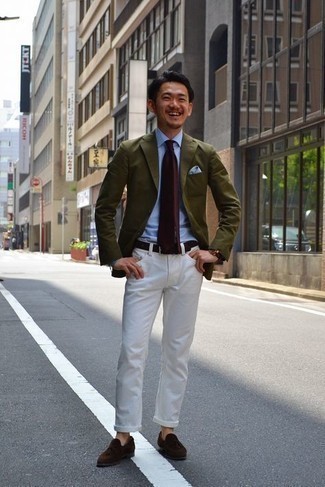 Какие лоферы носить с темно-зеленым пиджаком мужчине