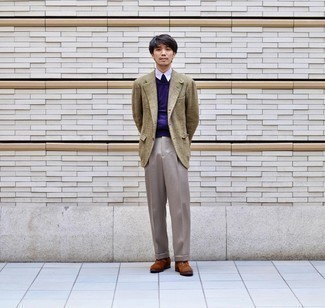 Какие трикотажные жилеты носить с темно-зеленым пиджаком мужчине