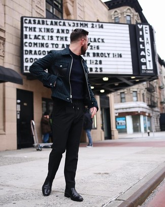 Какие брюки чинос носить с темно-зеленым бомбером