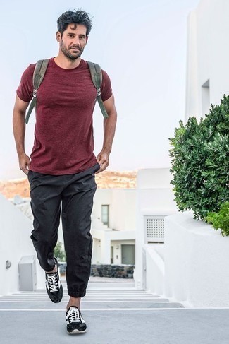 С чем носить темно-зеленый рюкзак из плотной ткани мужчине