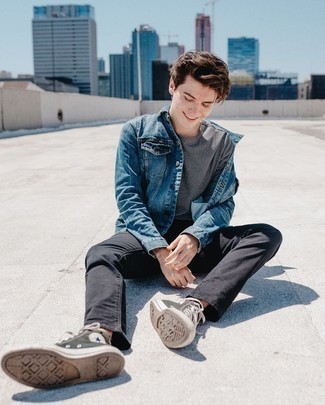 С чем носить темно-зеленые высокие кеды из плотной ткани мужчине