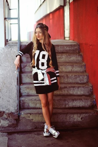 С чем носить темно-зеленую бейсболку женщине