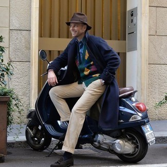 Какие длинные пальто носить с темно-зеленым кардиганом