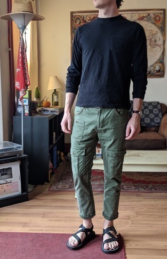 Какие сандалии носить с темно-зелеными брюками карго