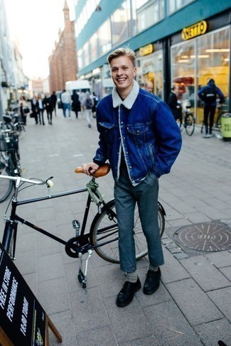 Какие короткие дубленки носить с темно-зелеными брюками чинос