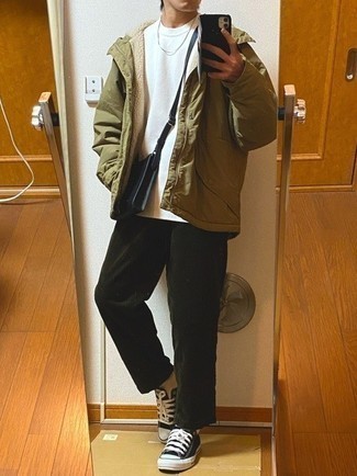 Какие ветровки носить с темно-зелеными брюками чинос