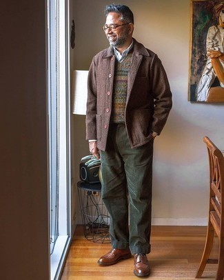 С чем носить темно-зеленые вельветовые брюки мужчине